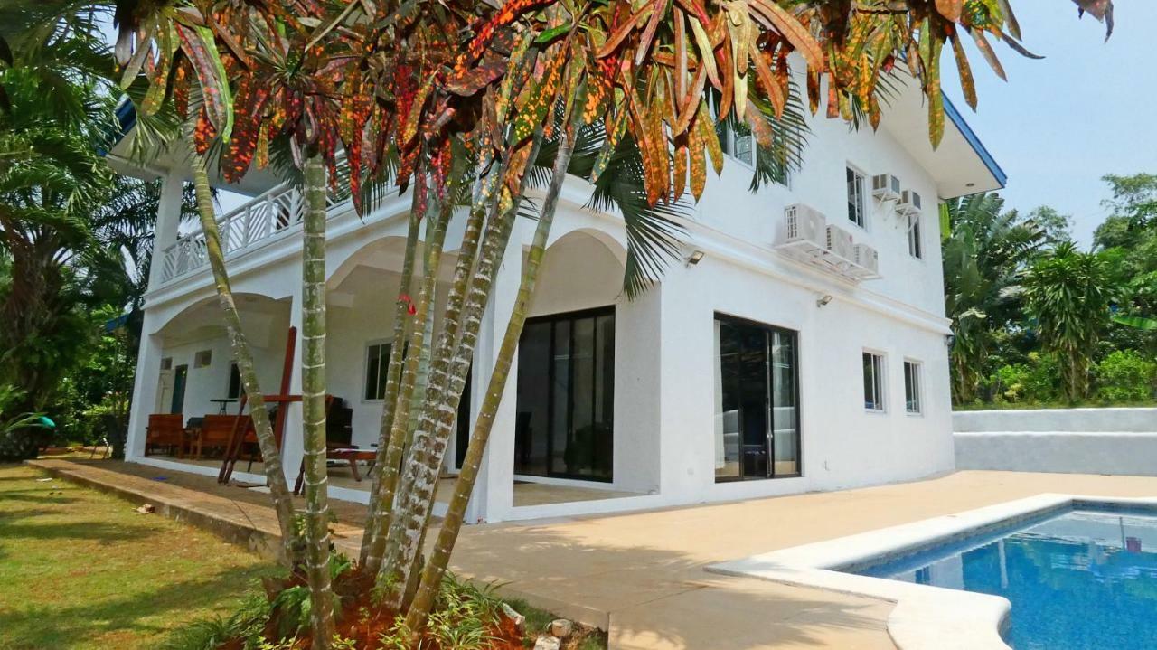 Luxury Villa With Pool In Tropical Garden Puerto Princesa Exterior foto