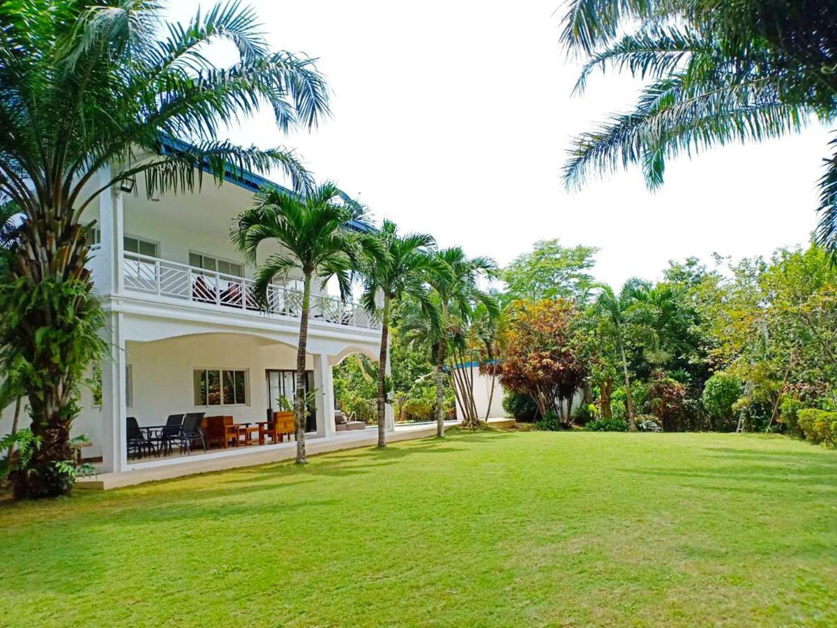 Luxury Villa With Pool In Tropical Garden Puerto Princesa Exterior foto